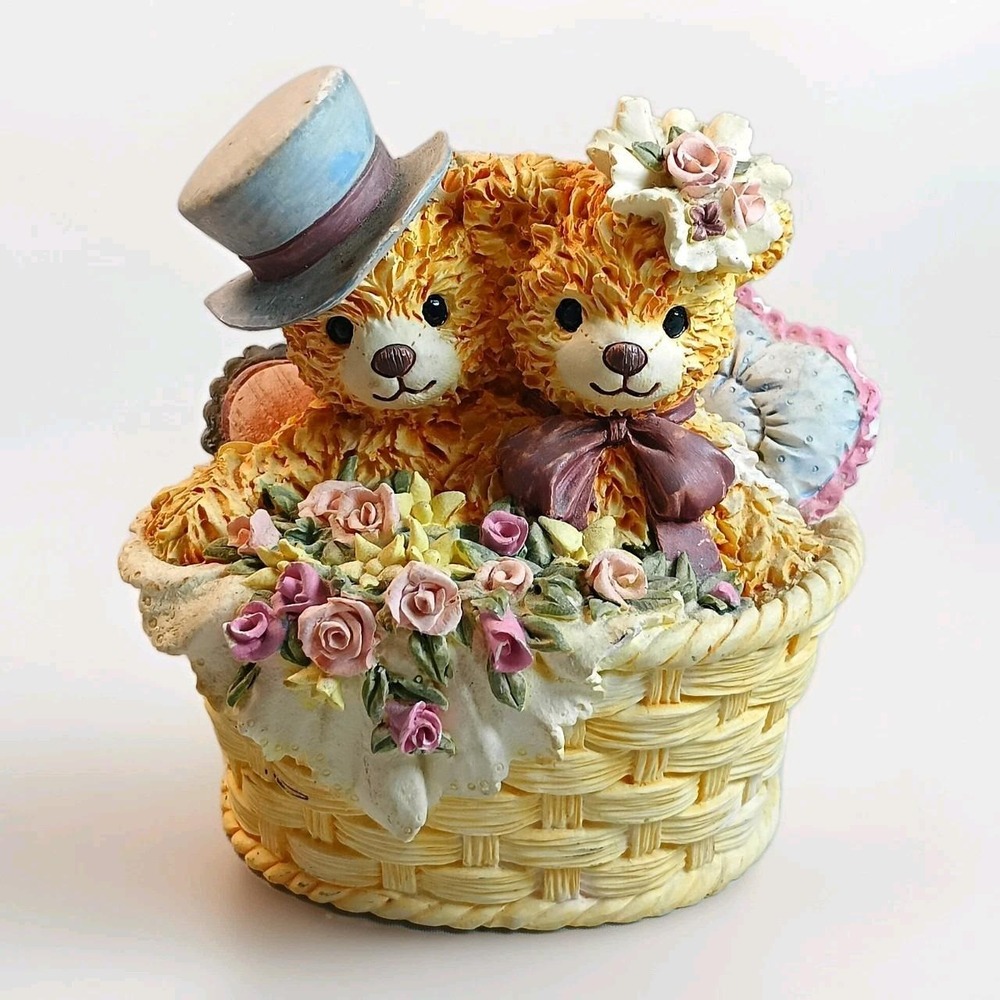 1990 Beatrice and Henry Bainbridge Bears Ceramic basket Music Box Close To‎ You